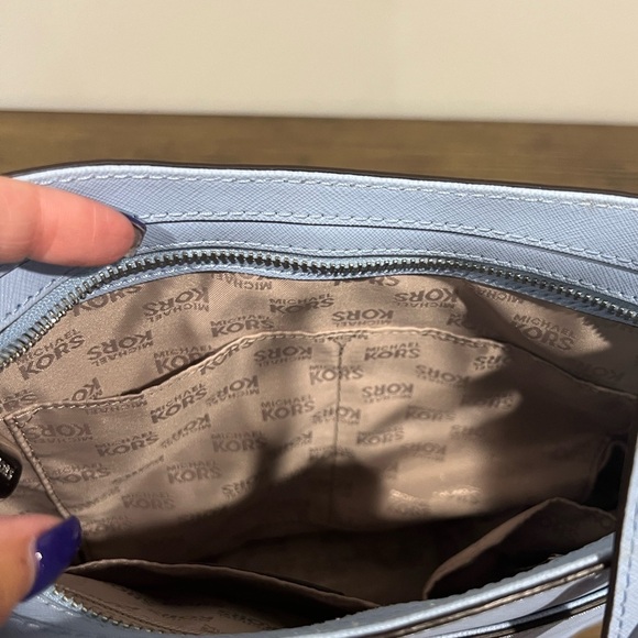 Michael Kors baby blue jet set messenger crossbody adjustable strap bag - Picture 8 of 14